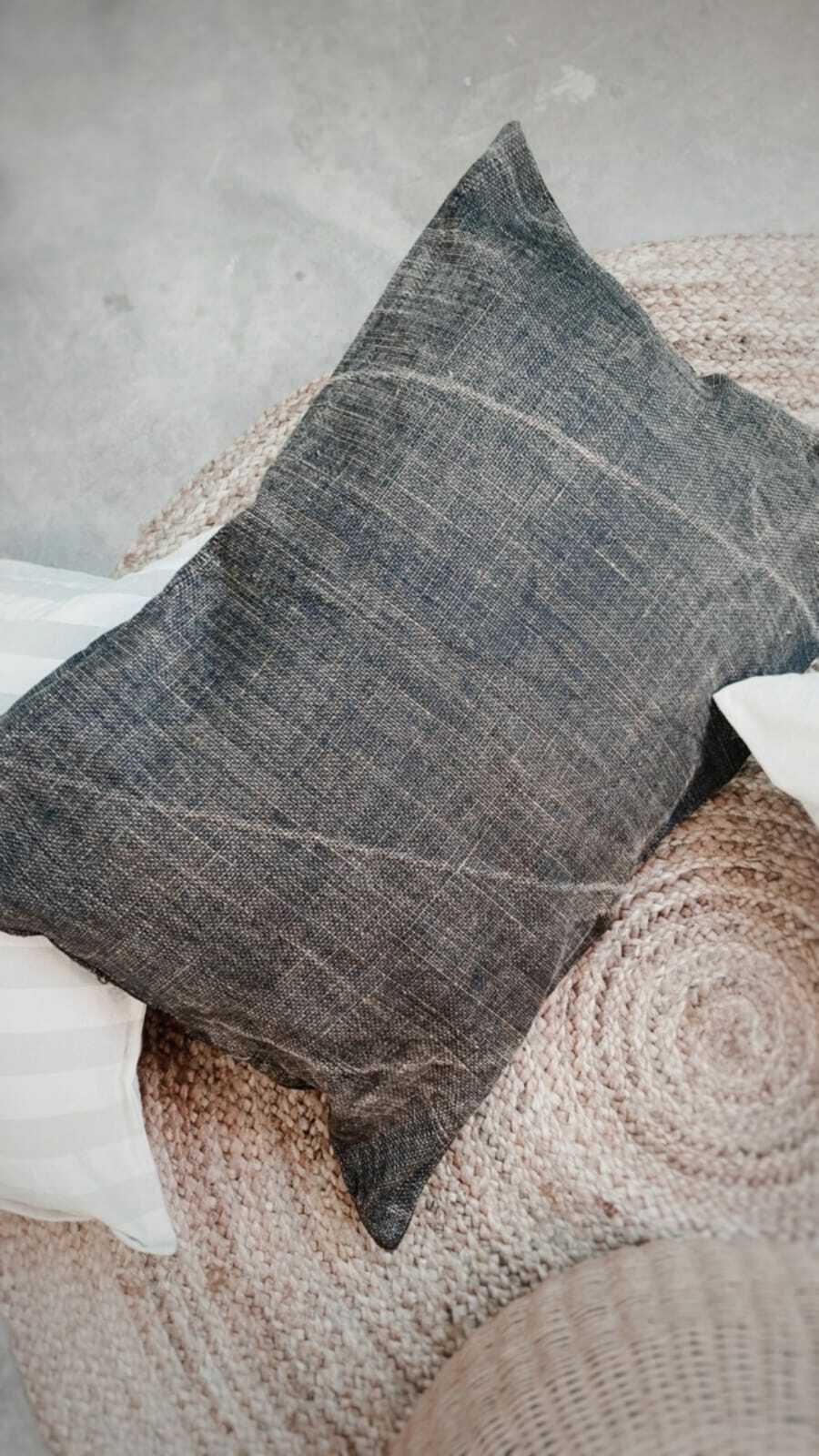 Almohadon yute negro