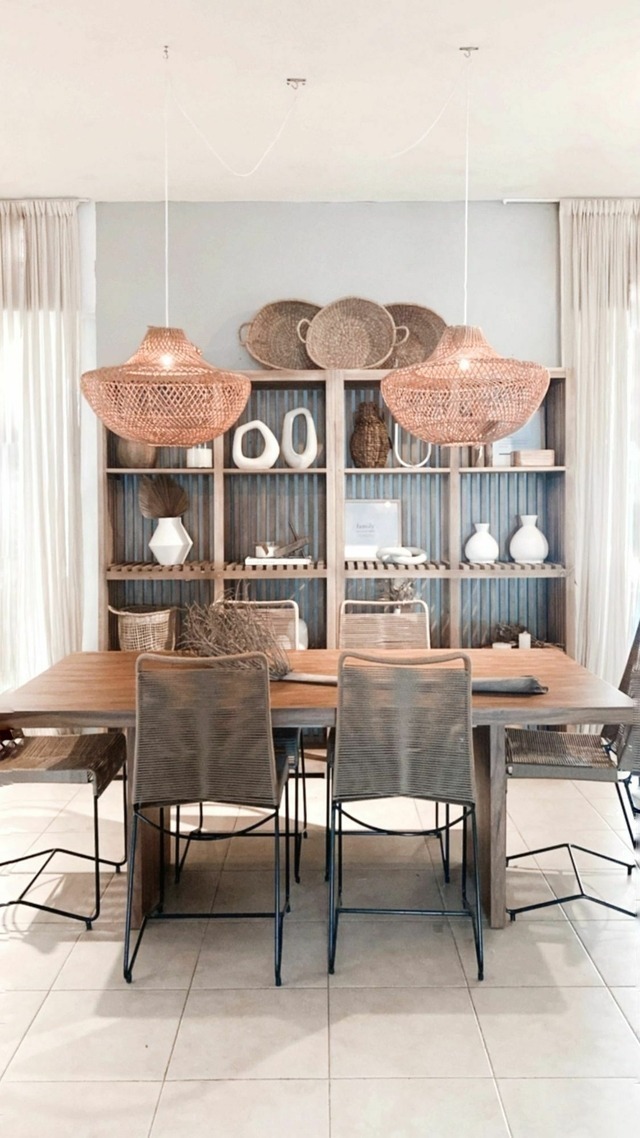 Mesa comedor Petiribi con base en "V"