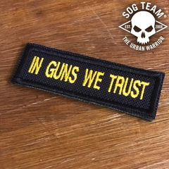 IN GUNS WE TRUST - NEGRO