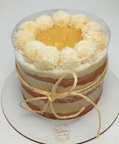 Abacaxi com Coco (Naked Cake)
