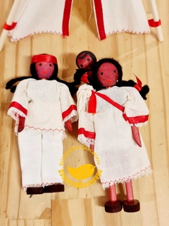 Kit bonecos Articulados Índios e tenda - Bonecos Edna - Pequeno Benedito