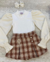 Conjunto de blusa branca manga longa off e short saia xadrez (opção de cor)
