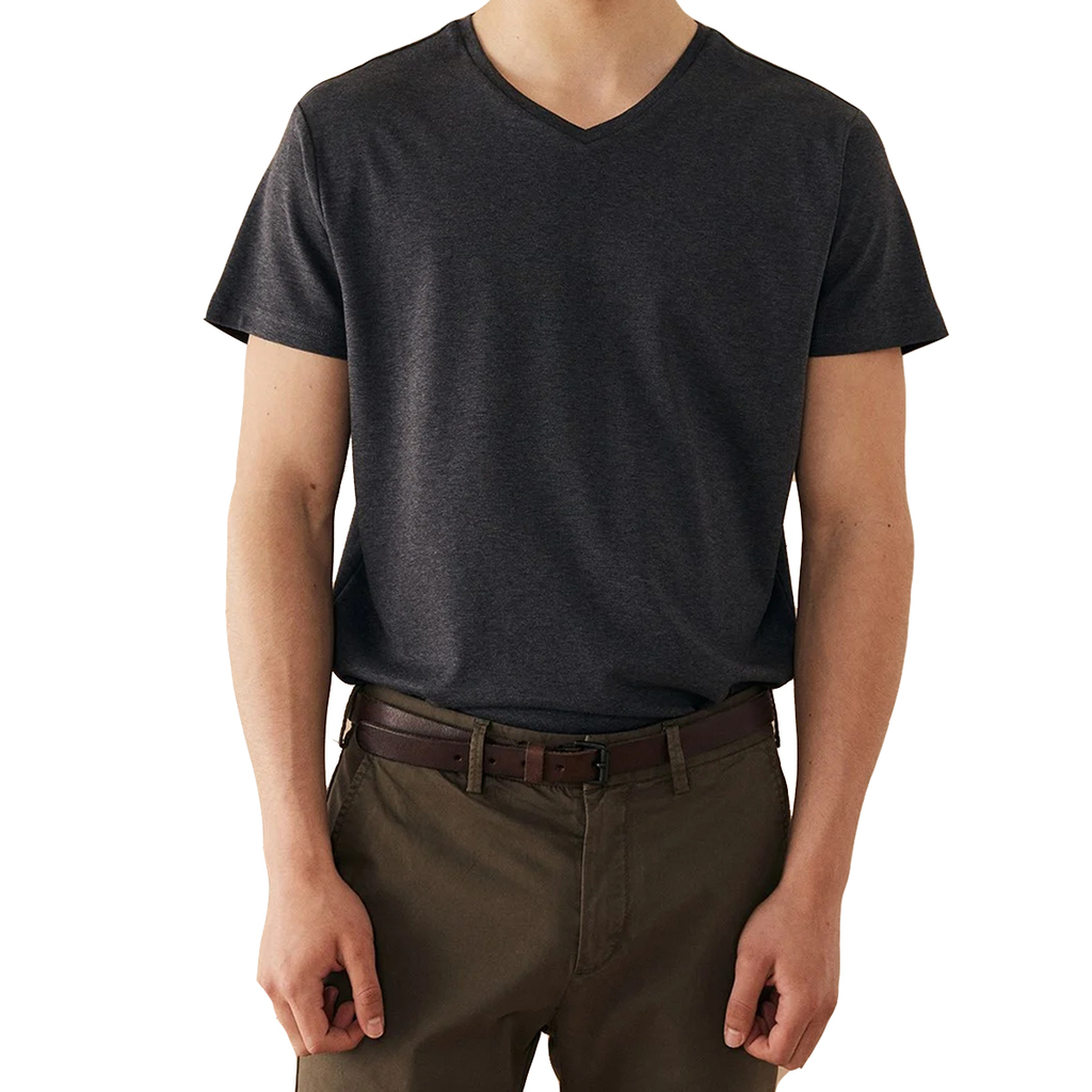 Remera Liquid Cotton Hombre Etiqueta Negra Cuello V 3410230