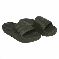 Chinelo Slide AquaWalk na cor preto, com design 3D e faixa larga na parte superior.