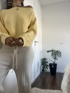 Sweater Antonieta amarillo en internet