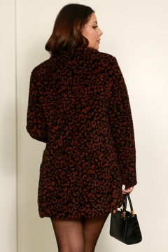 29475-CASACO SHERPA ANIMAL PRINT - comprar online