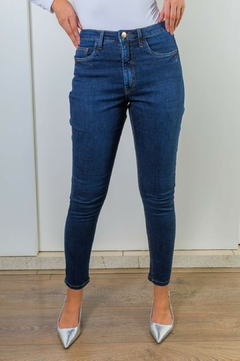 30788-CALÇA JEANS SKINNY COM ELASTANO