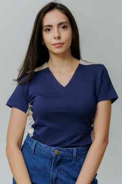 30635-BLUSA CREPE POWER AZUL MARINHO COM DETALHE EM SENSORIALE QUAKER E RAMI - comprar online