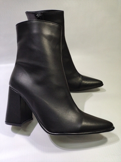 Bota Corta Taco Cuadrado / Negro - tienda online