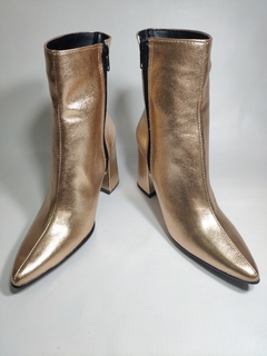 Bota Corta Taco Cuadrado / Bronce - comprar online