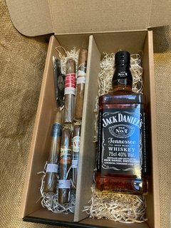 Kit ideal Regalo Cigarros + Whisky. + cigarros - comprar online