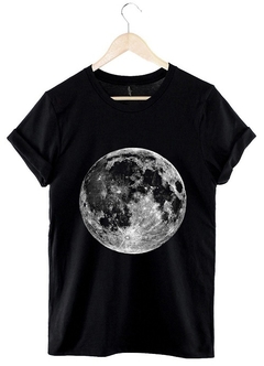 Remera Moon (negro)