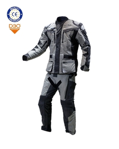 Conjunto ADV Tri-Tech con protecciones D3O