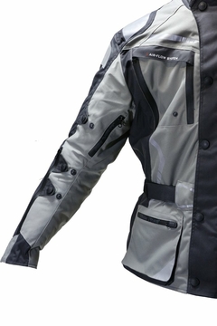 Conjunto ADV Tri-Tech con protecciones D3O en internet