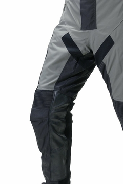 Conjunto ADV Tri-Tech con protecciones D3O