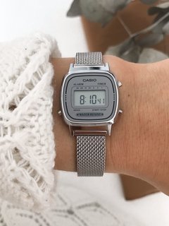 Reloj Casio digital LA670WEM-7EF correa de acero retro