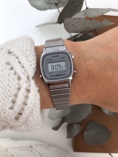 Casio women's la670wa top