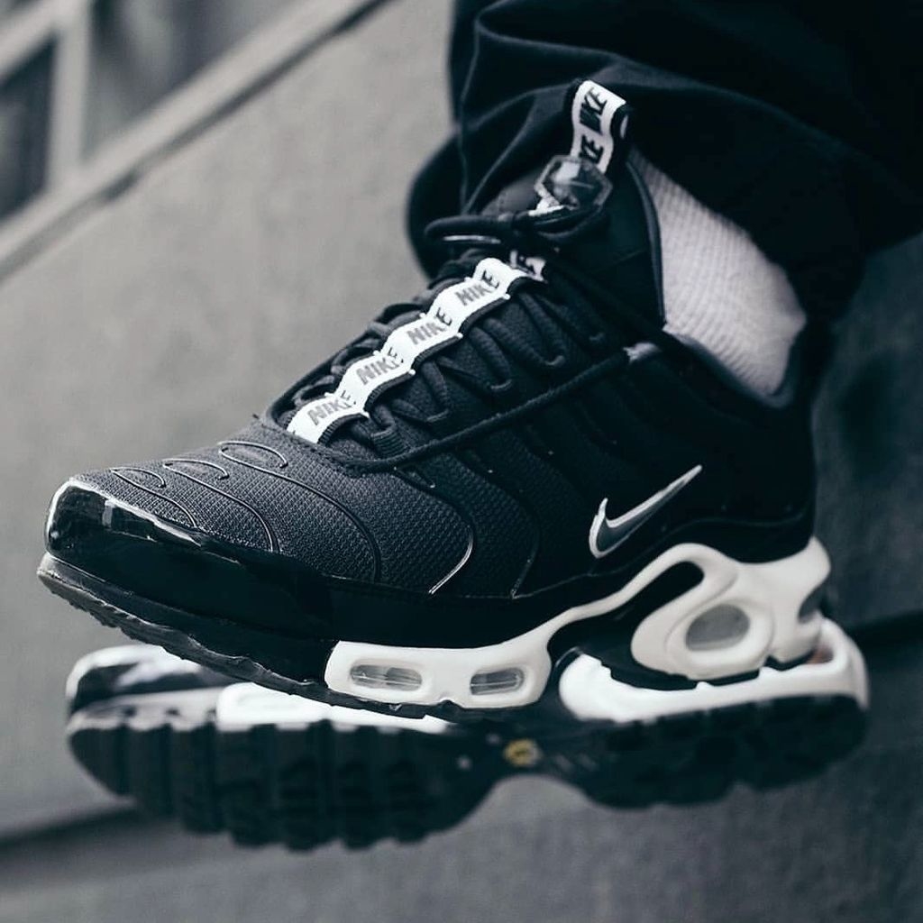 Air max plus 2000 2025