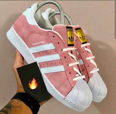 Iniki preto e rosa 2025
