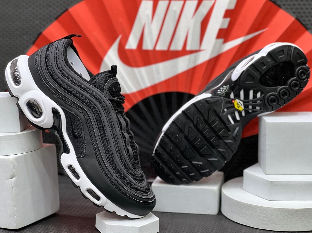 Black nike air max 97 plus 2025