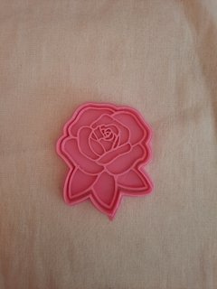 Cortante Rosa con Sello de 10x9cm