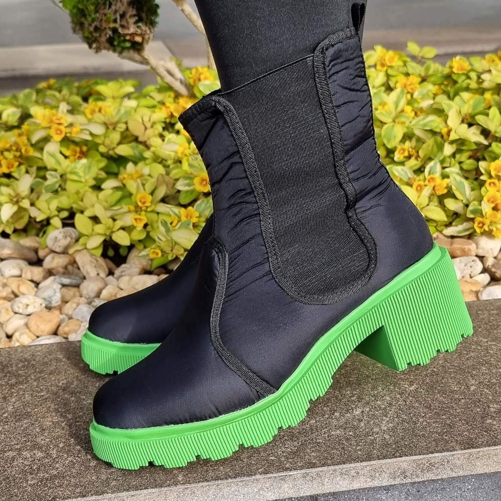 Coturno Nylon Forrado em Pelo Sola Tratorada Verde Sapatos e Botas