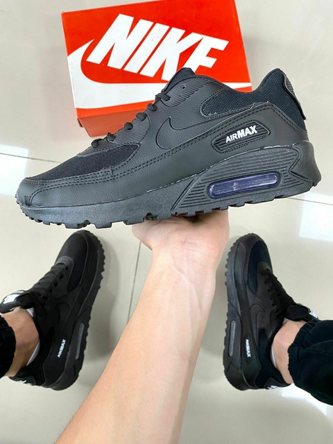Air max 90 preto com deals bolinha branca
