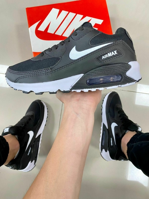 Air max 90 preto com deals bolinha branca