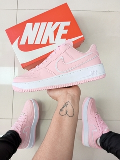 Nike Air Force chaveiro rosa