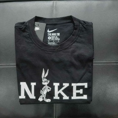Camiseta Nike Pernalonga