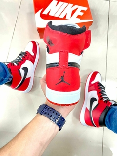 Nike Air Jordan 1 Branco/Vermelho na internet