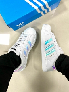 Tenis adidas cheap branco holografico