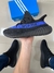 Yeezy Boost preto/azul