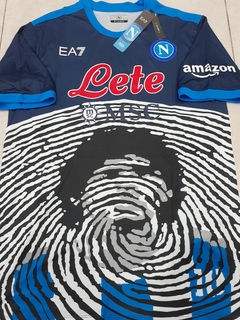 Camiseta SS Napoli Azul 2021 2022 Homenaje Maradona Huellas