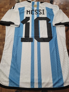 Camiseta adidas Argentina HeatRdy Titular Messi 10 2022 2023 Parche Campeon Copa America Match - Roda Indumentaria