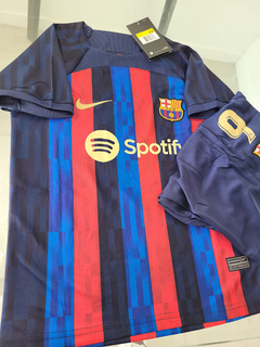 Kit Niño Camiseta + Short Nike Barcelona Lewandowski #9 Titular 2022 2023 - Roda Indumentaria