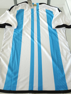 Camiseta adidas Argentina HeatRdy Titular 2022 2023 Parche Campeon Copa America Match - Roda Indumentaria