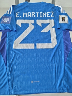 Camiseta adidas Argentina Arquero Azul Dibu Martinez 23 2022 2023 3 Estrellas Parche Campeon Qatar - Roda Indumentaria