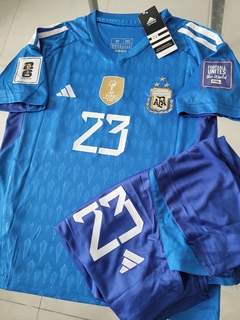 Kit Niño Camiseta + Short Argentina 3 Estrellas Arquero Dibu Martinez #23 Azul 2022 2023 Parche Campeon - comprar online