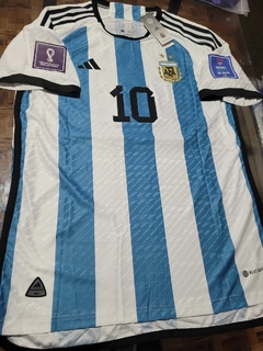 Camiseta adidas Argentina HeatRdy Titular Messi 10 2022 2023 Parches Qatar - Roda Indumentaria