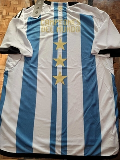 Camiseta adidas Argentina Titular Campeones del Mundo 3 Estrellas 2022 2023