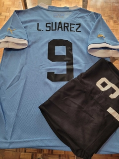 Kit Niño Camiseta + Short Uruguay Titular Suarez #9 2022 2023 Qatar - Roda Indumentaria