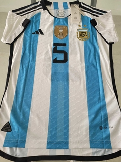 Camiseta adidas Argentina HeatRdy Titular Paredes 5 2022 2023 Parche Campeon Match