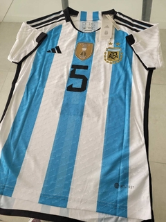 Camiseta adidas Argentina HeatRdy Titular Paredes 5 2022 2023 Parche Campeon Match - comprar online