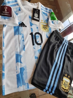 Kit Niño Camiseta + Short adidas Argentina Titular Messi #10 2021 2022 - Roda Indumentaria