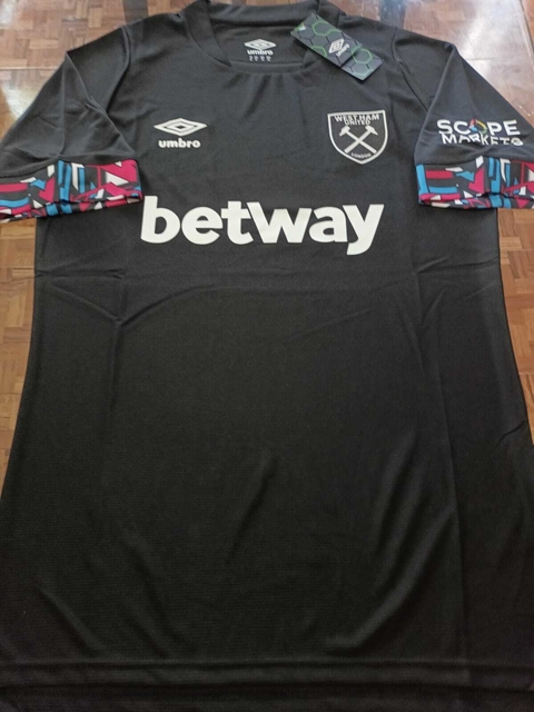 Camiseta west online ham negra
