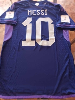 Camiseta adidas Argentina HeatRdy Suplente Violeta Messi 10 2022 2023 Parches Qatar - Roda Indumentaria