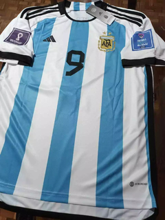 Camiseta adidas Argentina Titular Julian Alvarez 9 2022 2023 Parches Qatar - comprar online