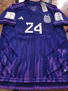 Camiseta adidas Argentina Suplente Violeta Enzo Fernandez 24 2022 2023 Parches Qatar - comprar online