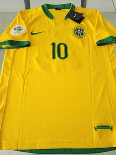 Camiseta Nike Brasil Retro Titular 2006 Ronaldinho #10 - comprar online